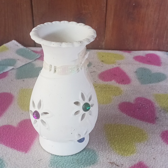 Vase - Picture 2 of 3